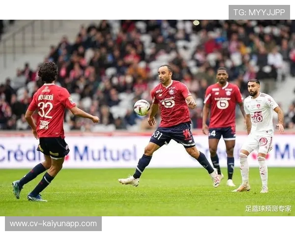 马赛后防线不整，客战里尔防守承压